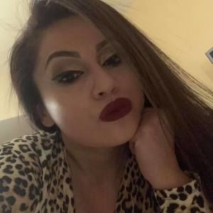 Meet your Posher, Monica